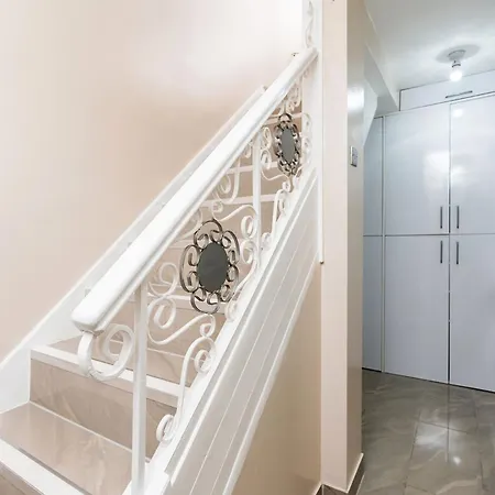 3-bed - Sleeps Up To 6 - Near Centre - Free Parking